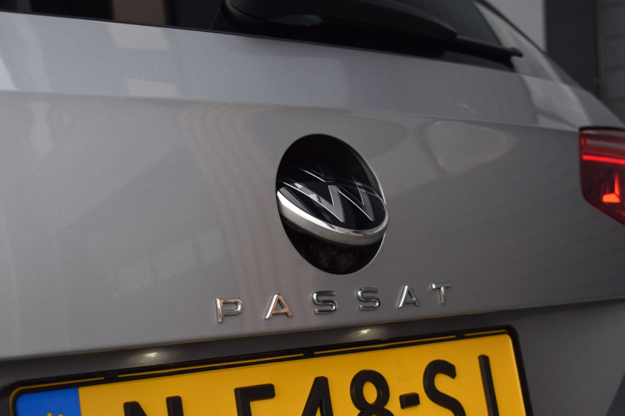 Volkswagen Passat 1.5 TSI 150pk DSG R-Line | Pano | Trekhaak | 360 camera