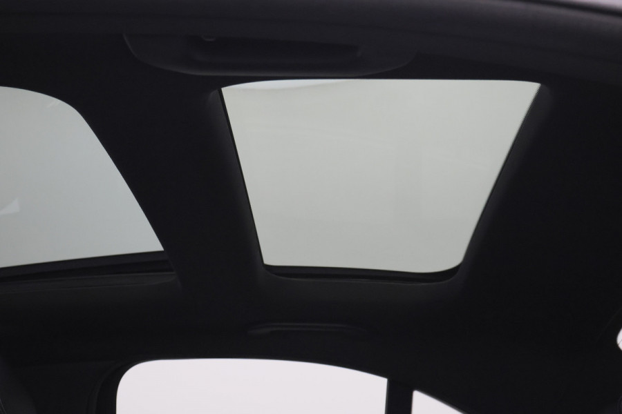 Mercedes-Benz C-Klasse 300 e 4MATIC AMG Line Panoramadak, Burmester, Memory, 360° Camera, Apple Carplay, Head-Up