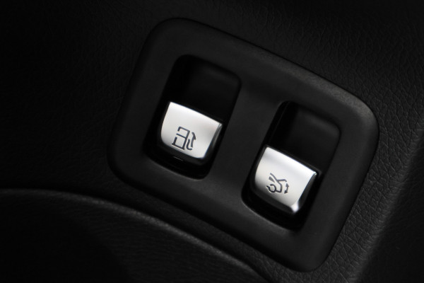 Mercedes-Benz C-Klasse 300 e 4MATIC AMG Line Panoramadak, Burmester, Memory, 360° Camera, Apple Carplay, Head-Up