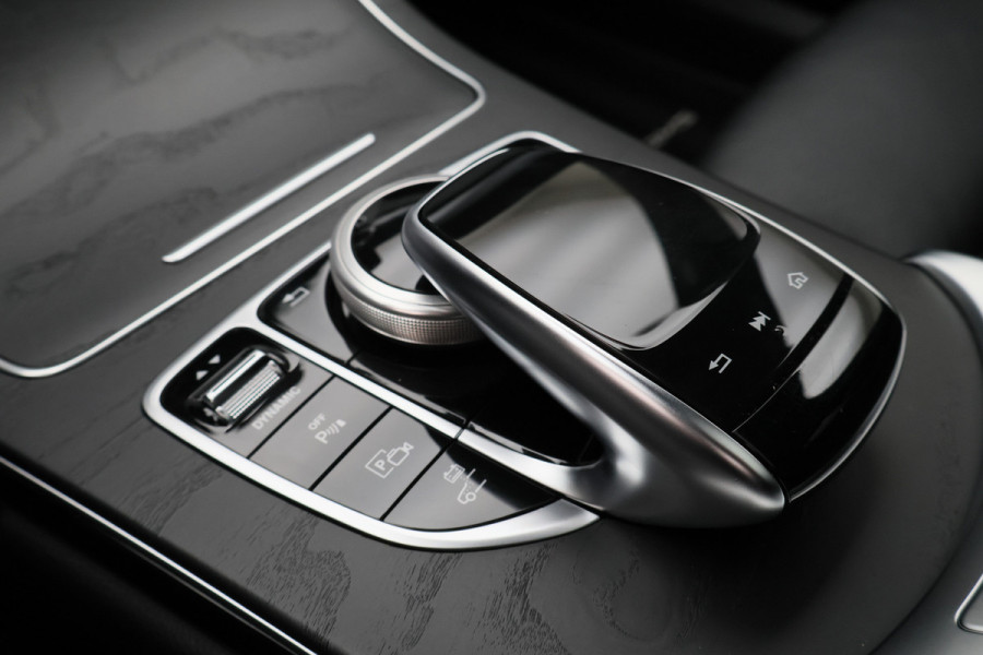Mercedes-Benz C-Klasse 300 e 4MATIC AMG Line Panoramadak, Burmester, Memory, 360° Camera, Apple Carplay, Head-Up