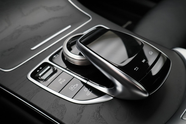 Mercedes-Benz C-Klasse 300 e 4MATIC AMG Line Panoramadak, Burmester, Memory, 360° Camera, Apple Carplay, Head-Up