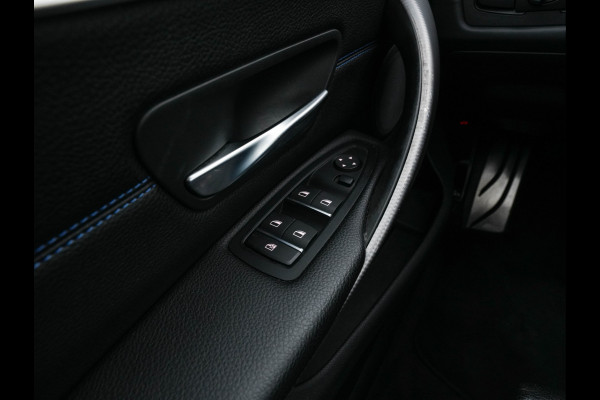 BMW 4 Serie Gran Coupé 420i M-Sportpack High Executive Edition (INCL-BTW) Aut. *LEATHER | FULL-LED | DIGI-COCKPIT | HIFI-SOUND | HEATED-SPORTSEATS | DAB+ | CAMERA | SHIFTPADDLES | PRIVACYGLASS | HEAD-UP | TOWBAR | KEYLESS | CARBON-INLAY | 19''ALU*