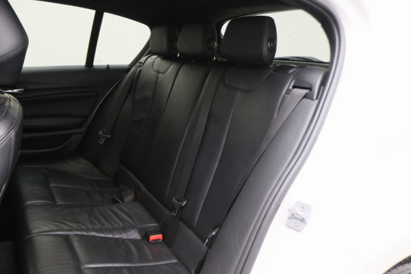 BMW 1-serie 118i Edition M Sport Shadow High Executive Automaat Leer, Navigatie, LED, Cruise, Stoelverwarming, 18"