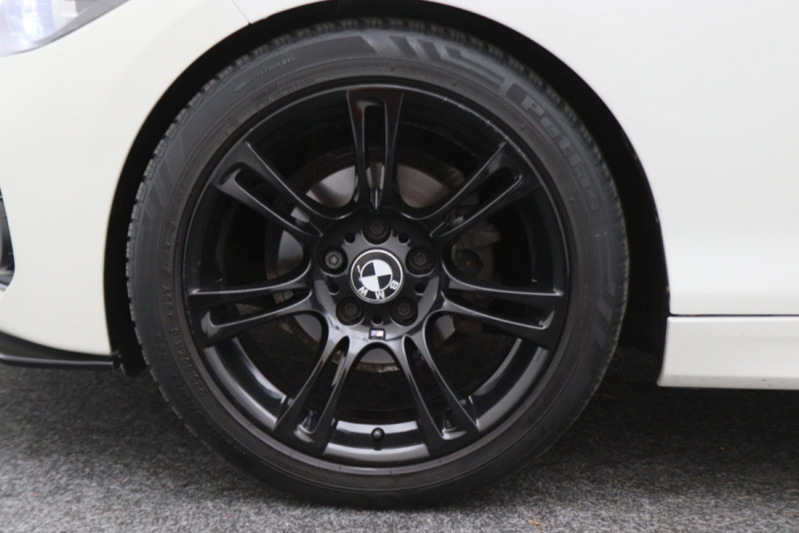 BMW 1-serie 118i Edition M Sport Shadow High Executive Automaat Leer, Navigatie, LED, Cruise, Stoelverwarming, 18"