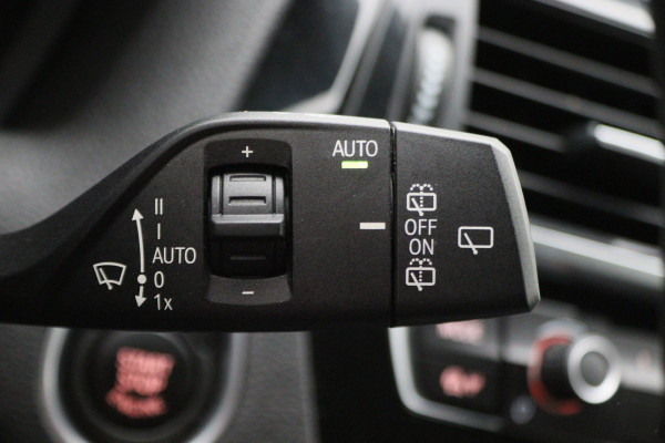 BMW 1-serie 118i Edition M Sport Shadow High Executive Automaat Leer, Navigatie, LED, Cruise, Stoelverwarming, 18"