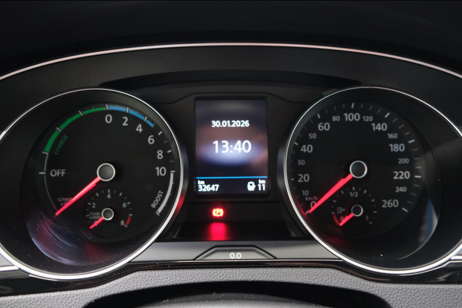 Volkswagen Passat Variant 1.4 TSI PHEV GTE Business - SOH 99% Cruise, Camera, Camera, Massage stoelen