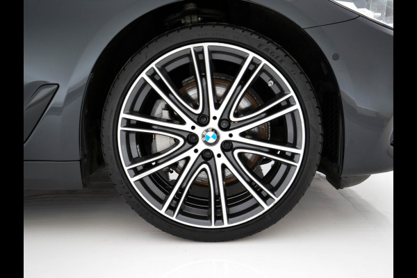 BMW 5 Serie Touring 530d Sportline High Executive Aut. *PANO | LEATHER | FULL-LED | MEMORY-PACK | TOP-VIEW | HEATED-COMFORTSEATS | NAVI-FULLMAP | PRIVACY-GLASS | AMBIENT-LIGHT | ECC | CARPLAY | PDC | TOWBAR | SHIFT-PADDLES | 20"ALU*