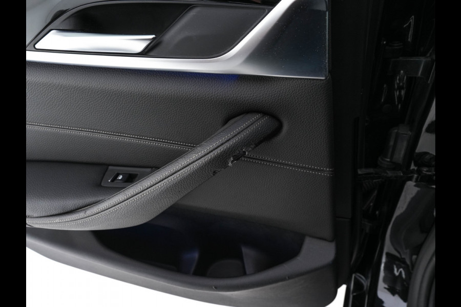 BMW 5 Serie Touring 530d Sportline High Executive Aut. *PANO | LEATHER | FULL-LED | MEMORY-PACK | TOP-VIEW | HEATED-COMFORTSEATS | NAVI-FULLMAP | PRIVACY-GLASS | AMBIENT-LIGHT | ECC | CARPLAY | PDC | TOWBAR | SHIFT-PADDLES | 20"ALU*