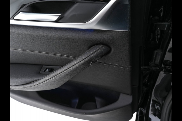 BMW 5 Serie Touring 530d Sportline High Executive Aut. *PANO | LEATHER | FULL-LED | MEMORY-PACK | TOP-VIEW | HEATED-COMFORTSEATS | NAVI-FULLMAP | PRIVACY-GLASS | AMBIENT-LIGHT | ECC | CARPLAY | PDC | TOWBAR | SHIFT-PADDLES | 20"ALU*