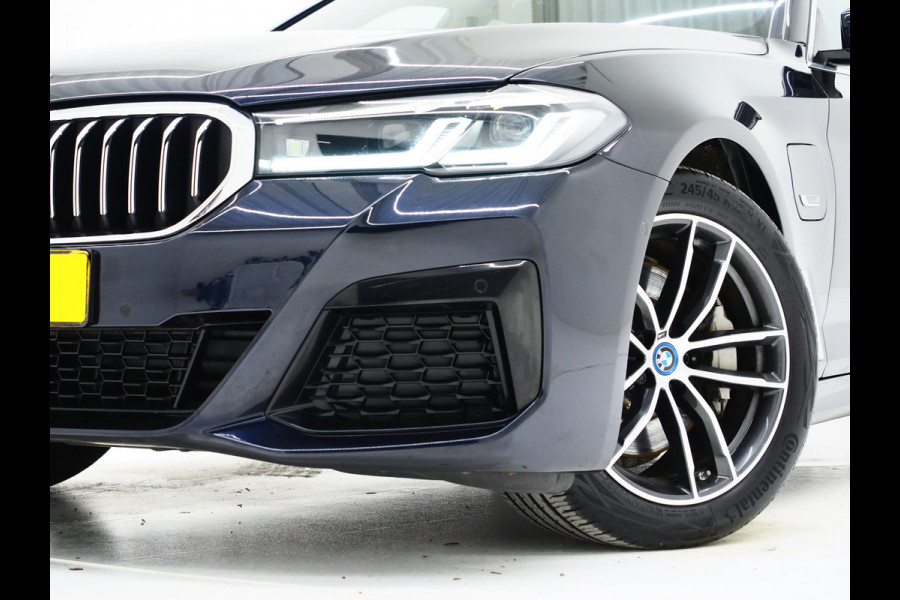 BMW 5 Serie Touring 530e xDrive M Sport | Panoramadak | Harman/Kardon | Leder | 360 | Adaptive Cruise | Trekhaak | Carplay