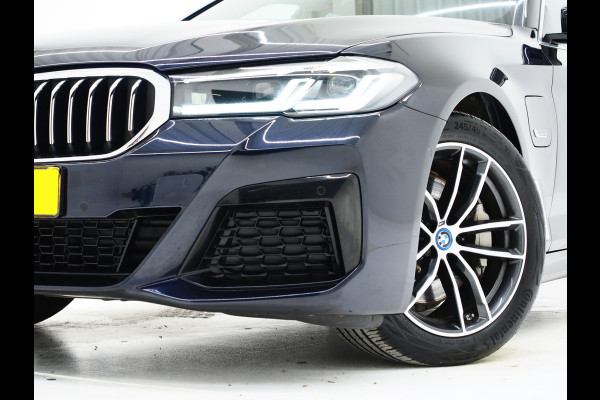 BMW 5 Serie Touring 530e xDrive M Sport | Panoramadak | Harman/Kardon | Leder | 360 | Adaptive Cruise | Trekhaak | Carplay