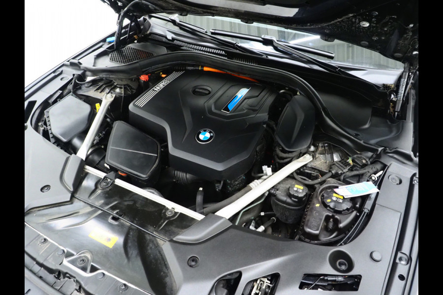 BMW 5 Serie Touring 530e xDrive M Sport | Panoramadak | Harman/Kardon | Leder | 360 | Adaptive Cruise | Trekhaak | Carplay