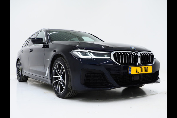 BMW 5 Serie Touring 530e xDrive M Sport | Panoramadak | Harman/Kardon | Leder | 360 | Adaptive Cruise | Trekhaak | Carplay