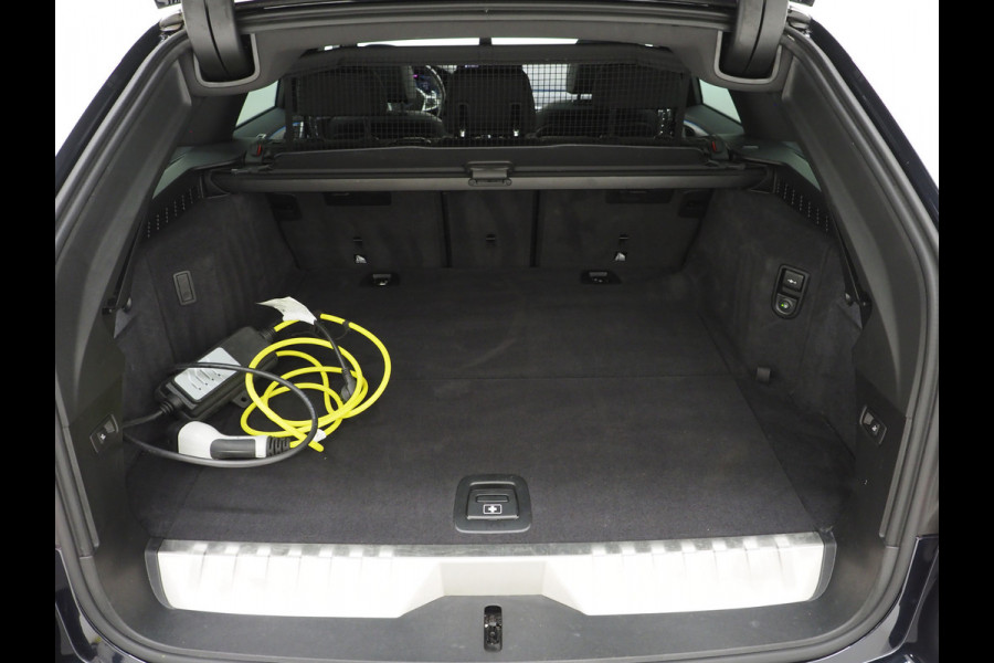 BMW 5 Serie Touring 530e xDrive M Sport | Panoramadak | Harman/Kardon | Leder | 360 | Adaptive Cruise | Trekhaak | Carplay