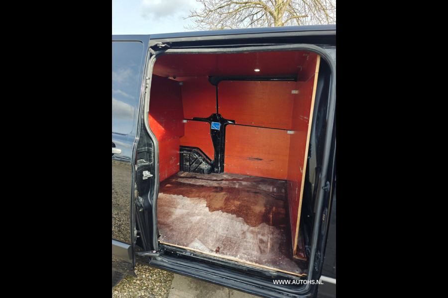 Ford Transit Custom 280 2.0 TDCI L1H1 , Euro 6 , 1e Eig. Apk 3-2027 ,Navigatie en parkeerhulp , leuke bus.