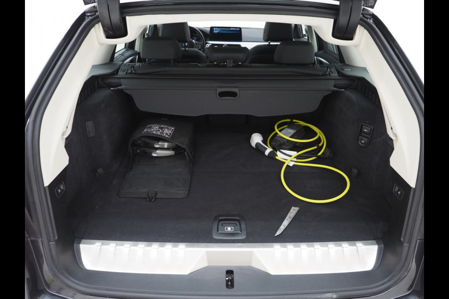 BMW 5 Serie Touring 530e xDrive | Panoramdak | Laser LED |Trekhaak | Leder | HUD | Keyless | Adaptive Cruise | Carplay