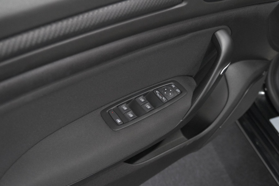 Renault Mégane Estate TCe 110 Limited | Apple Carplay | Parkeersensoren | Cruise Control | Navigatie