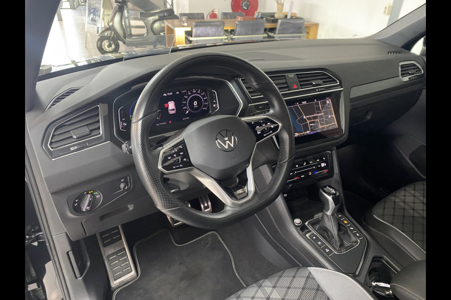 Volkswagen Tiguan 1.4 TSI eHybrid R-Line Business+Black style Panoramadak / Trekhaak /Carplay/