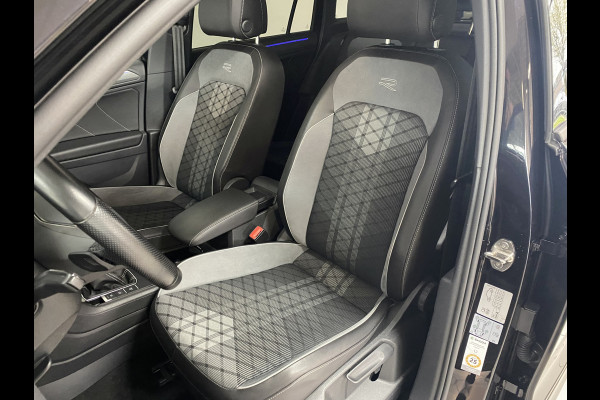 Volkswagen Tiguan 1.4 TSI eHybrid R-Line Business+Black style Panoramadak / Trekhaak /Carplay/