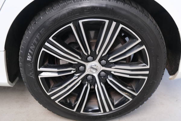 Volvo V60 2.0 T6 Recharge AWD Inscription - Airco, Cruise, PDC, Camera, Carplay, Trekhaak.