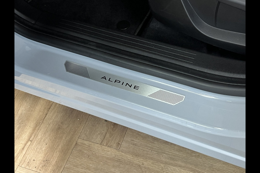 Renault Captur 1.6 E-Tech full hybrid 145 Esprit Alpine | Groot Navi | 19" | Stuur verwarming | Led | Carplay | 100% Renault Dealer Onderhouden!