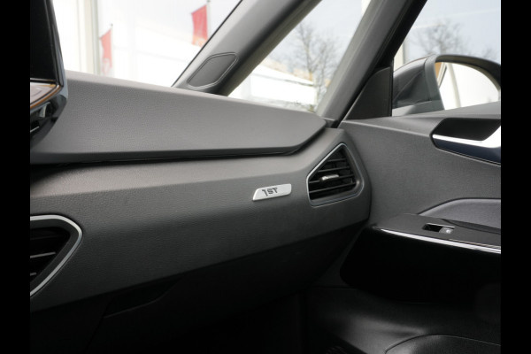 Volkswagen ID.3 First 58 kWh | Apple Carplay/Android Auto | Cruise control adaptief met stop&go |