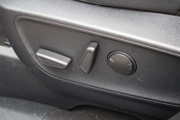 Ford Kuga 2.5 PHEV ST-Line X | Winterpack | Adaptive Cruise Control | BLIS | Climate Control | Camera | Navigatie |