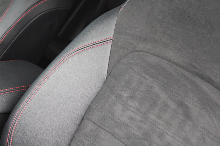 Ford Kuga 2.5 PHEV ST-Line X | Winterpack | Adaptive Cruise Control | BLIS | Climate Control | Camera | Navigatie |