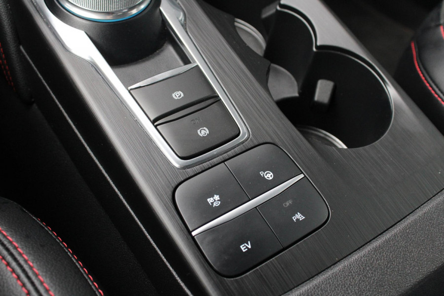 Ford Kuga 2.5 PHEV ST-Line X | Winterpack | Adaptive Cruise Control | BLIS | Climate Control | Camera | Navigatie |