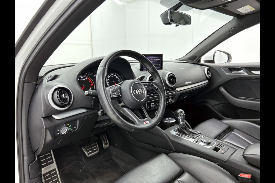 Audi A3 Sportback 1.5 TFSI CoD Sport S Line Edition(NL-auto, Goed onderH, NAvi, StoelV, Leder, Parkeersensoren V+A, Keyless, Etc)