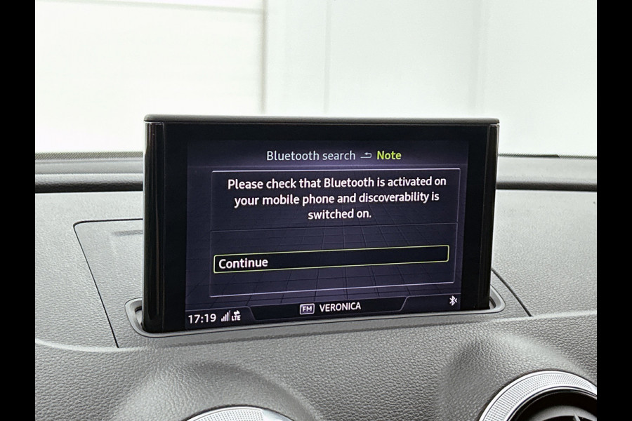 Audi A3 Sportback 1.5 TFSI CoD Sport S Line Edition(NL-auto, Goed onderH, NAvi, StoelV, Leder, Parkeersensoren V+A, Keyless, Etc)