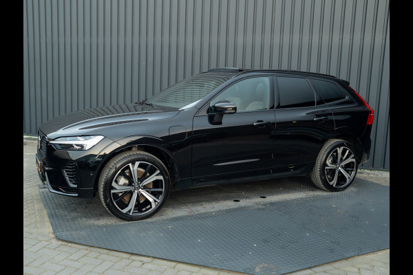Volvo XC60 2.0 T6 Plug-in hybrid AWD Plus Dark | 360 Camera | Harman/Kardon | Trekhaak | Panodak | Dodehoek sensoren | Prijs Rijklaar!!