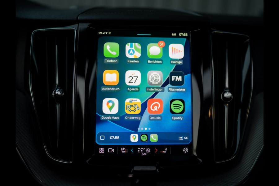 Volvo XC60 2.0 T6 Plug-in hybrid AWD Plus Dark | 360 Camera | Harman/Kardon | Trekhaak | Panodak | Dodehoek sensoren | Prijs Rijklaar!!