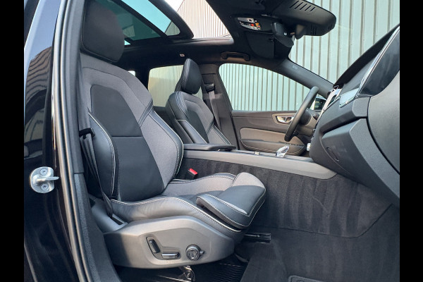 Volvo XC60 2.0 T6 Plug-in hybrid AWD Plus Dark | 360 Camera | Harman/Kardon | Trekhaak | Panodak | Dodehoek sensoren | Prijs Rijklaar!!