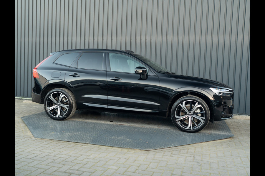 Volvo XC60 2.0 T6 Plug-in hybrid AWD Plus Dark | 360 Camera | Harman/Kardon | Trekhaak | Panodak | Dodehoek sensoren | Prijs Rijklaar!!