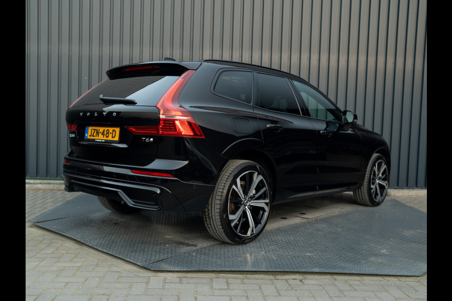 Volvo XC60 2.0 T6 Plug-in hybrid AWD Plus Dark | 360 Camera | Harman/Kardon | Trekhaak | Panodak | Dodehoek sensoren | Prijs Rijklaar!!