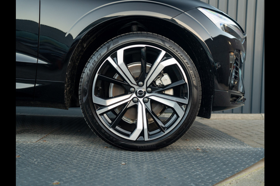 Volvo XC60 2.0 T6 Plug-in hybrid AWD Plus Dark | 360 Camera | Harman/Kardon | Trekhaak | Panodak | Dodehoek sensoren | Prijs Rijklaar!!