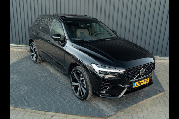 Volvo XC60 2.0 T6 Plug-in hybrid AWD Plus Dark | 360 Camera | Harman/Kardon | Trekhaak | Panodak | Dodehoek sensoren | Prijs Rijklaar!!