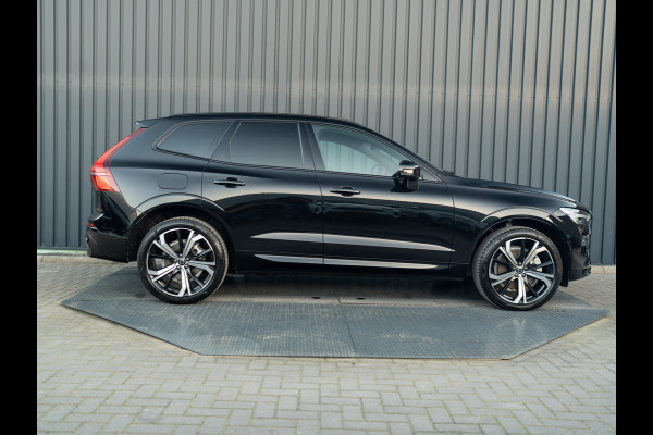 Volvo XC60 2.0 T6 Plug-in hybrid AWD Plus Dark | 360 Camera | Harman/Kardon | Trekhaak | Panodak | Dodehoek sensoren | Prijs Rijklaar!!
