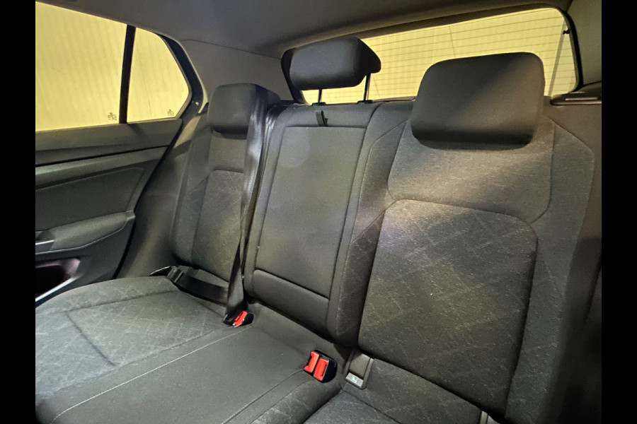 Volkswagen Golf 1.5 TSI Business | CAMERA | LED | CARPLAY | ACC | IQ DRIVE