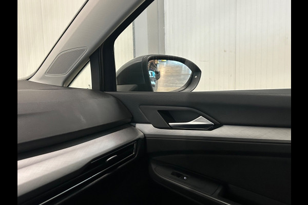 Volkswagen Golf 1.5 TSI Business | CAMERA | LED | CARPLAY | ACC | IQ DRIVE