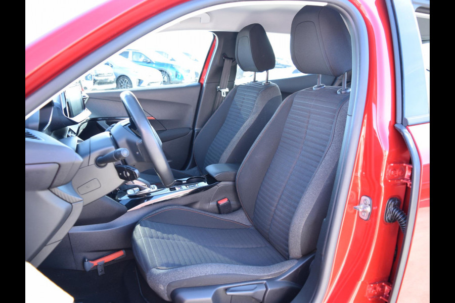 Peugeot e-2008 EV Active 50 kWh SOH 92% | NAVI & CARPLAY | CAMERA MET SENSOREN | E.C.C. |