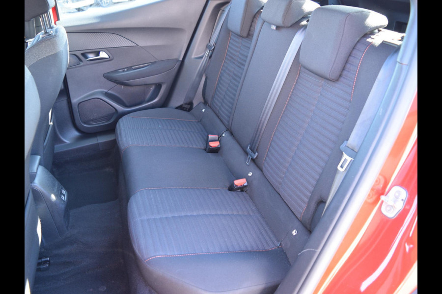 Peugeot e-2008 EV Active 50 kWh SOH 92% | NAVI & CARPLAY | CAMERA MET SENSOREN | E.C.C. |