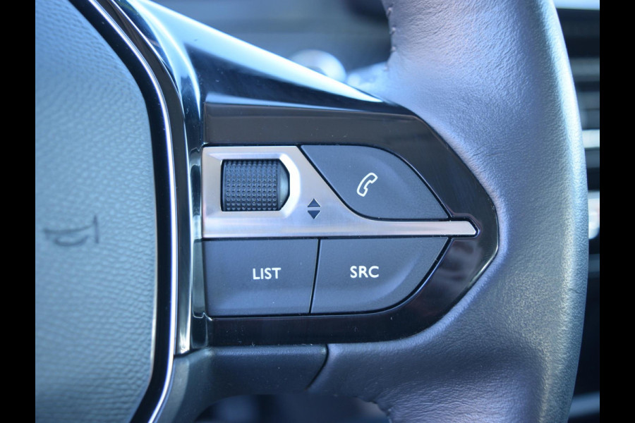 Peugeot e-2008 EV Active 50 kWh SOH 92% | NAVI & CARPLAY | CAMERA MET SENSOREN | E.C.C. |