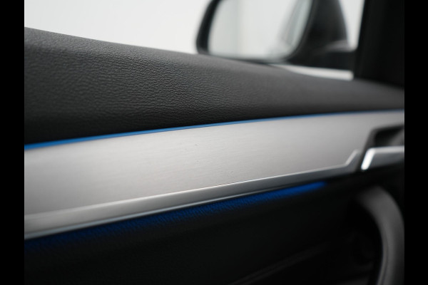 BMW X1 xDrive25e X Line PHEV 221pk Dealer O.H. | Panodak | Head Up | Camera | Sfeerverlichting | Sportstoelen & Stuur Verwarmd | Apple Carplay | Keyless | Navigatie | Cruise Control | DAB | Plug In Hybrid |