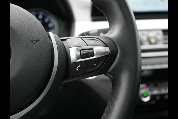 BMW X1 xDrive25e X Line PHEV 221pk Dealer O.H. | Panodak | Head Up | Camera | Sfeerverlichting | Sportstoelen & Stuur Verwarmd | Apple Carplay | Keyless | Navigatie | Cruise Control | DAB | Plug In Hybrid |