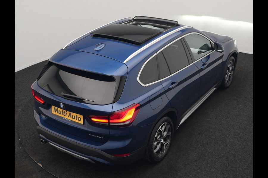 BMW X1 xDrive25e X Line PHEV 221pk Dealer O.H. | Panodak | Head Up | Camera | Sfeerverlichting | Sportstoelen & Stuur Verwarmd | Apple Carplay | Keyless | Navigatie | Cruise Control | DAB | Plug In Hybrid |
