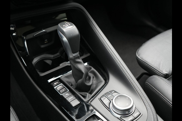 BMW X1 xDrive25e X Line PHEV 221pk Dealer O.H. | Panodak | Head Up | Camera | Sfeerverlichting | Sportstoelen & Stuur Verwarmd | Apple Carplay | Keyless | Navigatie | Cruise Control | DAB | Plug In Hybrid |