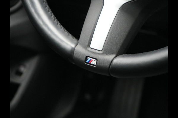 BMW X1 xDrive25e X Line PHEV 221pk Dealer O.H. | Panodak | Head Up | Camera | Sfeerverlichting | Sportstoelen & Stuur Verwarmd | Apple Carplay | Keyless | Navigatie | Cruise Control | DAB | Plug In Hybrid |