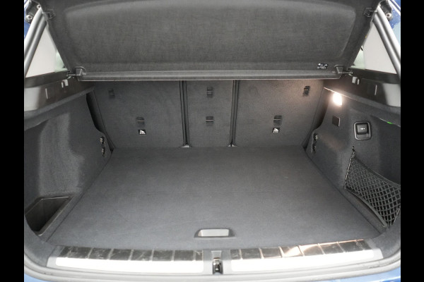 BMW X1 xDrive25e X Line PHEV 221pk Dealer O.H. | Panodak | Head Up | Camera | Sfeerverlichting | Sportstoelen & Stuur Verwarmd | Apple Carplay | Keyless | Navigatie | Cruise Control | DAB | Plug In Hybrid |
